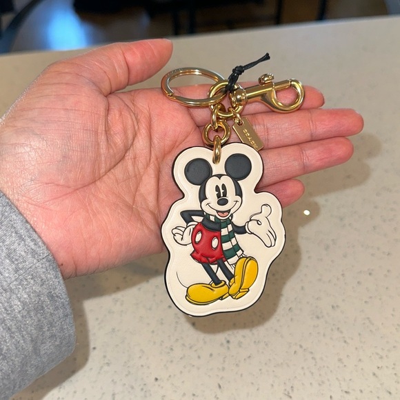 🆕 Coach Disney X Coach Mickey. 💝💝
Mouse Bag Charm - Picture 2 of 5